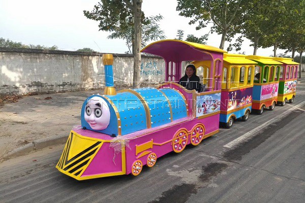 Thomas train kiddie ride