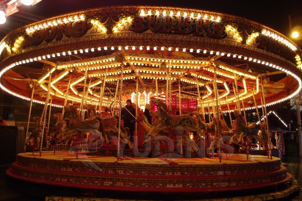 Outdoor-Christmas-merry-go-round-for-sale-in-Yudinis